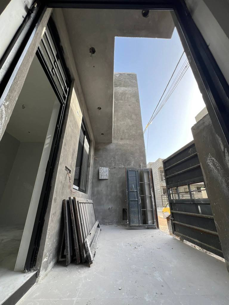 🏠دار للبيــــــــــع (تسليم مفتاح)
فـٓــــي حــــــي الصحــــــة 
خلـــــــف المدينـــــــة المائيــــــة 
_________________
المساحــــــة // 100م #طابـــــو #زراعــــــي #سنــــــد 25
الواجهـــــــــة // 10م
النــــــــــــــزال // 10م
_________________
🧱🏗️ #الطابــــــــــــــق #الأرضـــــــــــــي
غرفــــــــــة وصالـــــــــة وهـــــــــــول ومطبـــــــــخ ومجمــــــــــع صحيــــــــات وطارمــــــــــــة ...
🧱🏗️ #الطابــــــــــــــق #الثانــــــــــــــــي
غرفتيـــــــــن وهــــــــــول ومجمـــــــــع صحيــــــــــات ...

________________💲
للأستفســـــــار عــــــن السعــــــــر يرجـــــــىٰ تـــــــرگ تعليـــــق (السعـــــــــر) #وسيتــــــم #الـــــرد #خــــاص 
________________💲

#مكتـــــــــب
           🧱🏗️أمــــــــلاك بابــــــــل للعقـــــــار🧱🏗️
#الكائـــــــــن
                                واتســــــــاب 
        ***********📞☎️📞***********
   شارع_الكرامة_قرب_الضريبة_مقابل_التخطيط_العمراني
_____________________________________________ حلة, بابل
