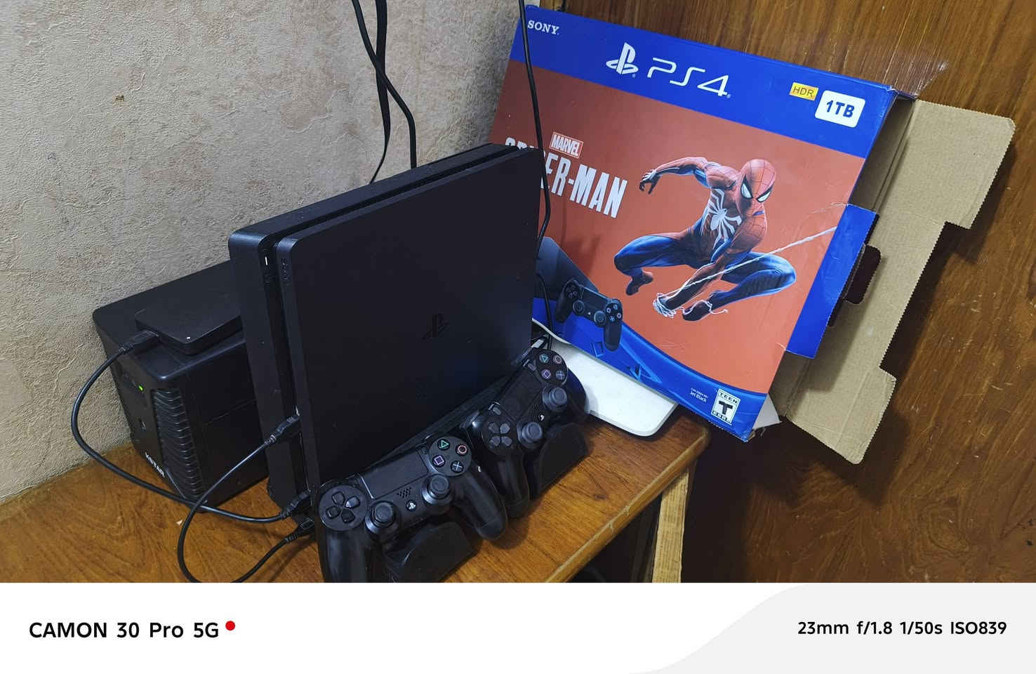 ‏🎮 Ps4 🎮 بلي فور ذاكره 1 تيره + هارد خارجي نص تيره كامل مهكر + العاب عدد  38 لعبه  للبيع 
‏جوست عدد 2 🎮🎮 + قاعدة شحن جوستك +
‏يو بي اس + راوتر تهكير  جهاز فول جهاز ما مفتوحة لوك استيكر  💵💰 سعر 375 بي مجال بسيط 
‏كربلاء حي العباس فرع الثالث
‏للاستفسار رقم الهاتف📞 *********** ☎
