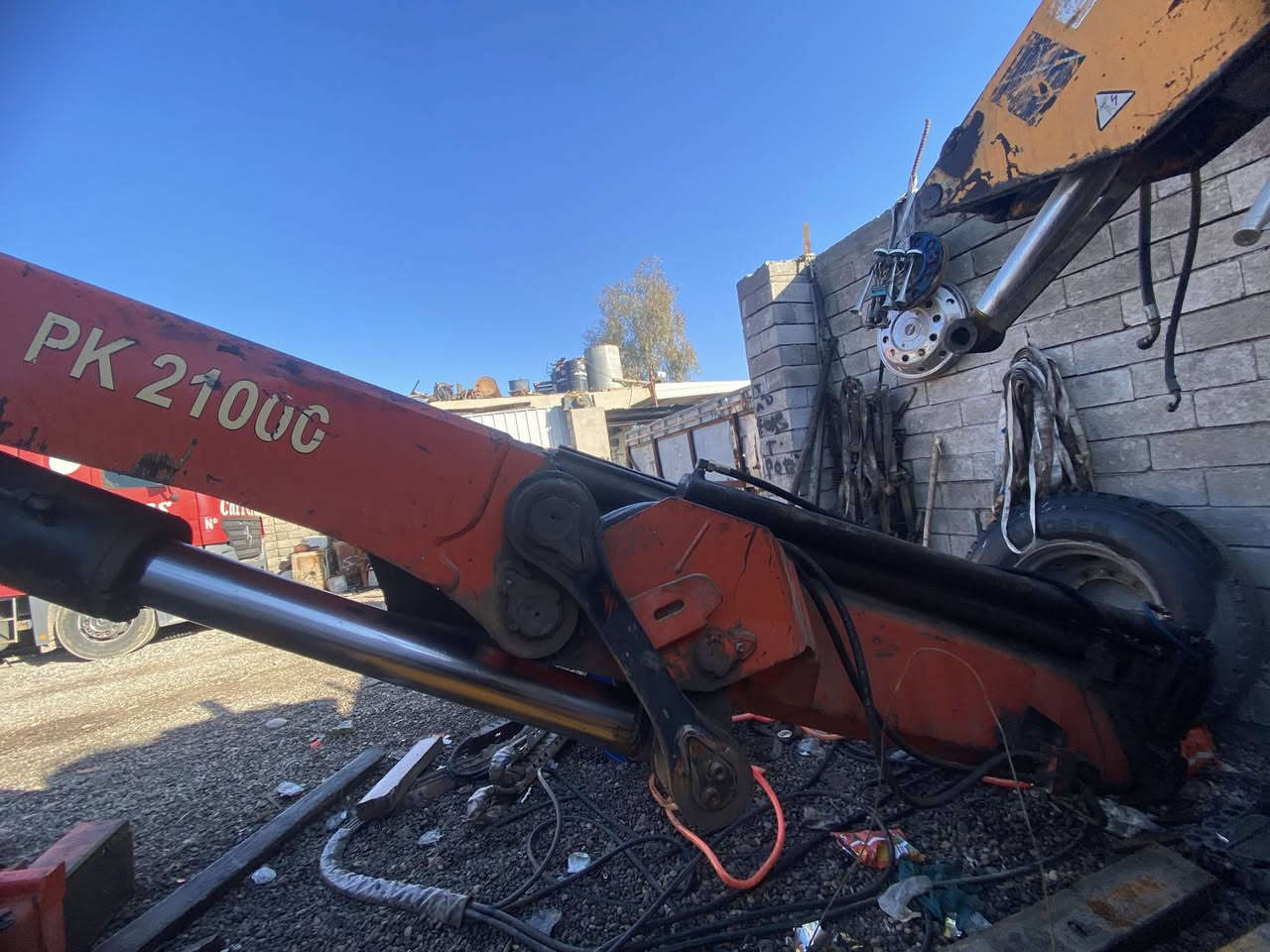 السلام عليكم البيع كرين بفنكر للبيع ٧طن ثلثة سليتات دهن للبيع***********
