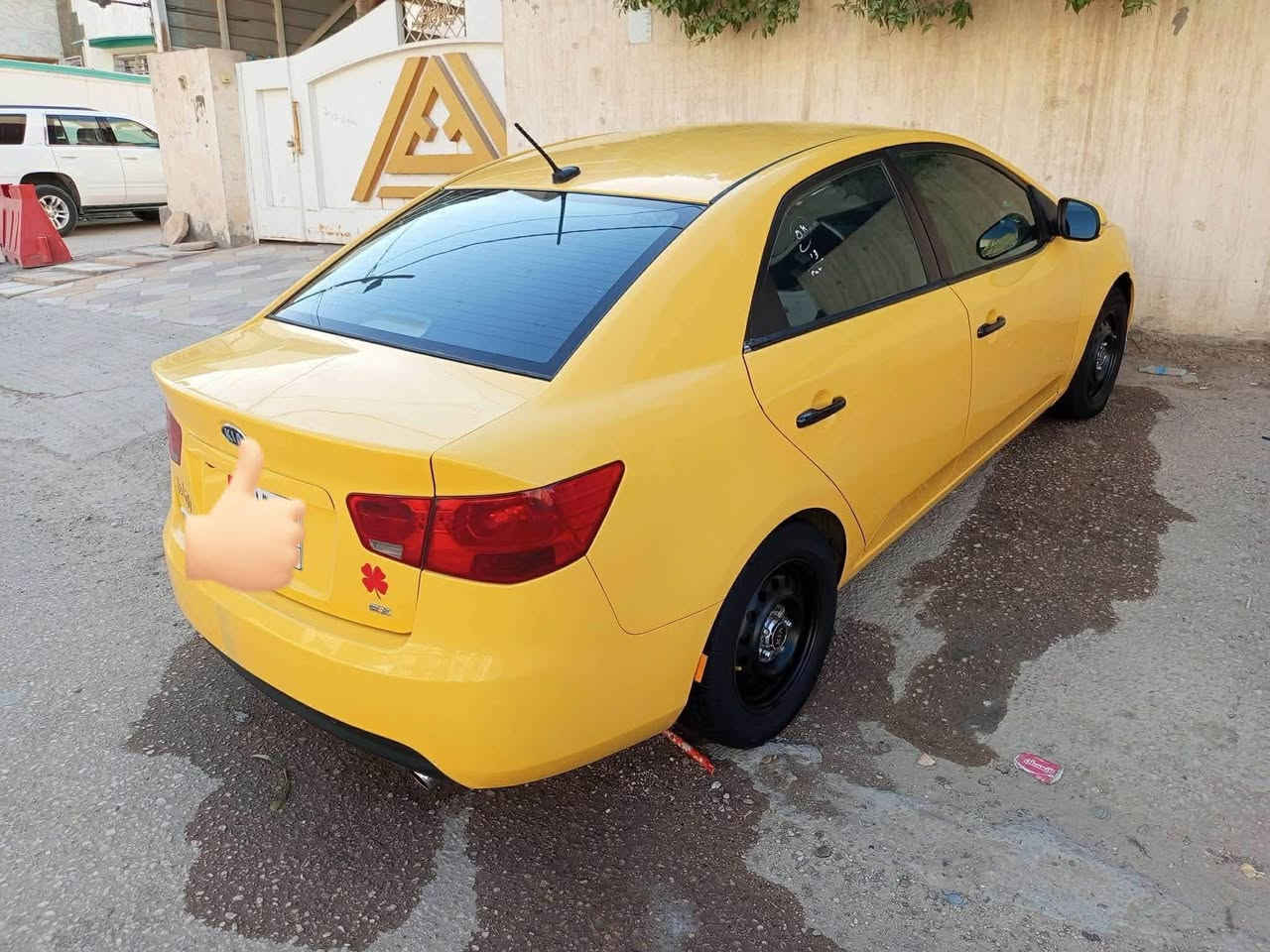 السلام عليكم فورتي13 وأرد امريكي حادث جوملغ امامي فقط راجع نفسه  شاشه كامره تبريده ثلج مثبت سرعه مانع انزلاق تحكم استرين جهتين مري شفط مكينه 2000كير 6نمر حداديه تخم تاير كله جديد سياره خير من لله رقم بغداد نكليزي مكاني بابل مركز *********** سعر 88 تراهم مراوس حسب القناعه
