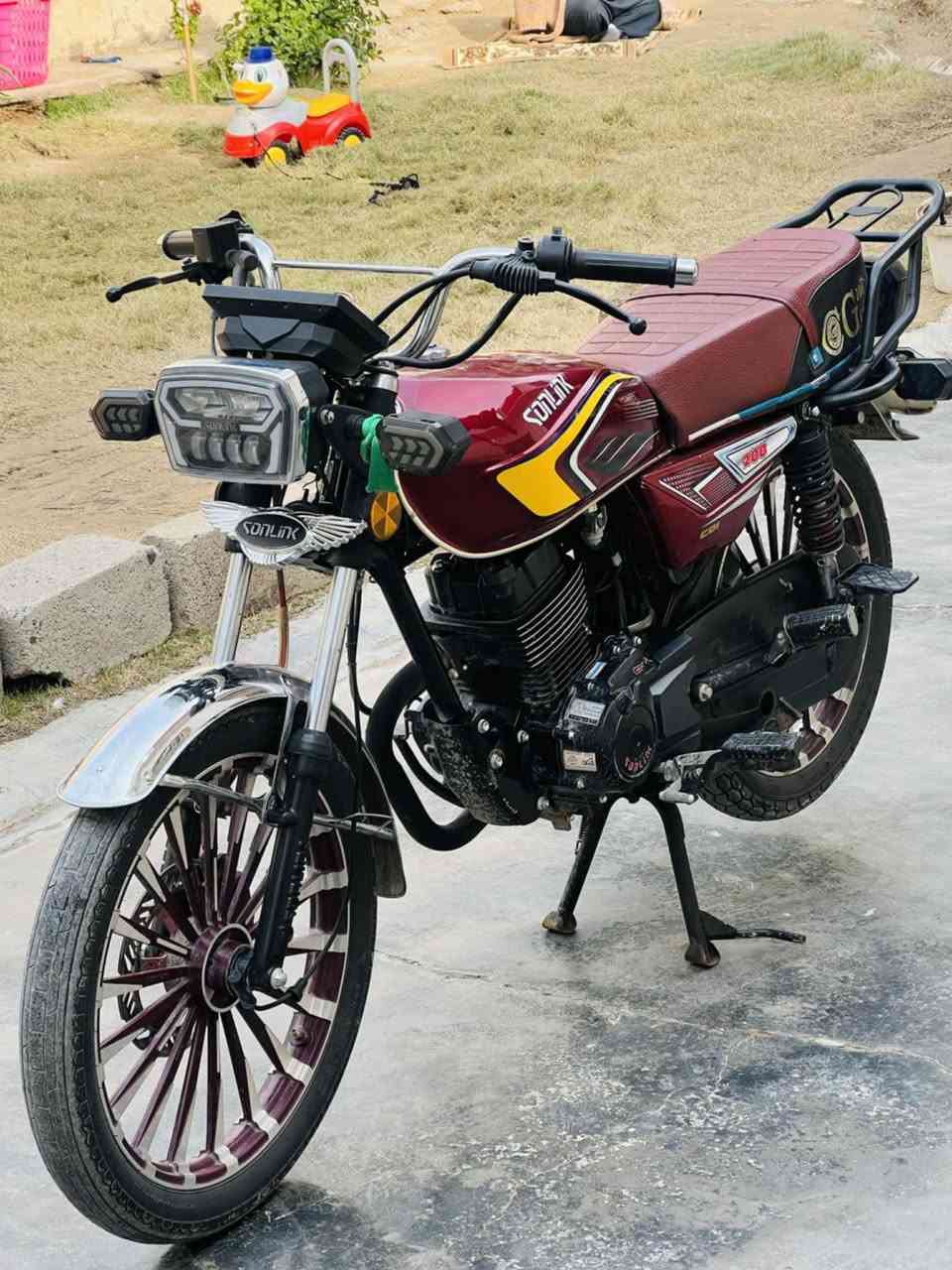 سلام عليكم
دراجه لبيع موديل ٢٥ كفاله عامه ضاخطه وزنجيل  دراجه خير من الله   سرعه معدل فول شلعه فول  نقص واحد مابيه 
سعر   ٧٧٥ وبيه مجال شي بصيط 
مكان ديالى الخالص  
الرقم ***********
