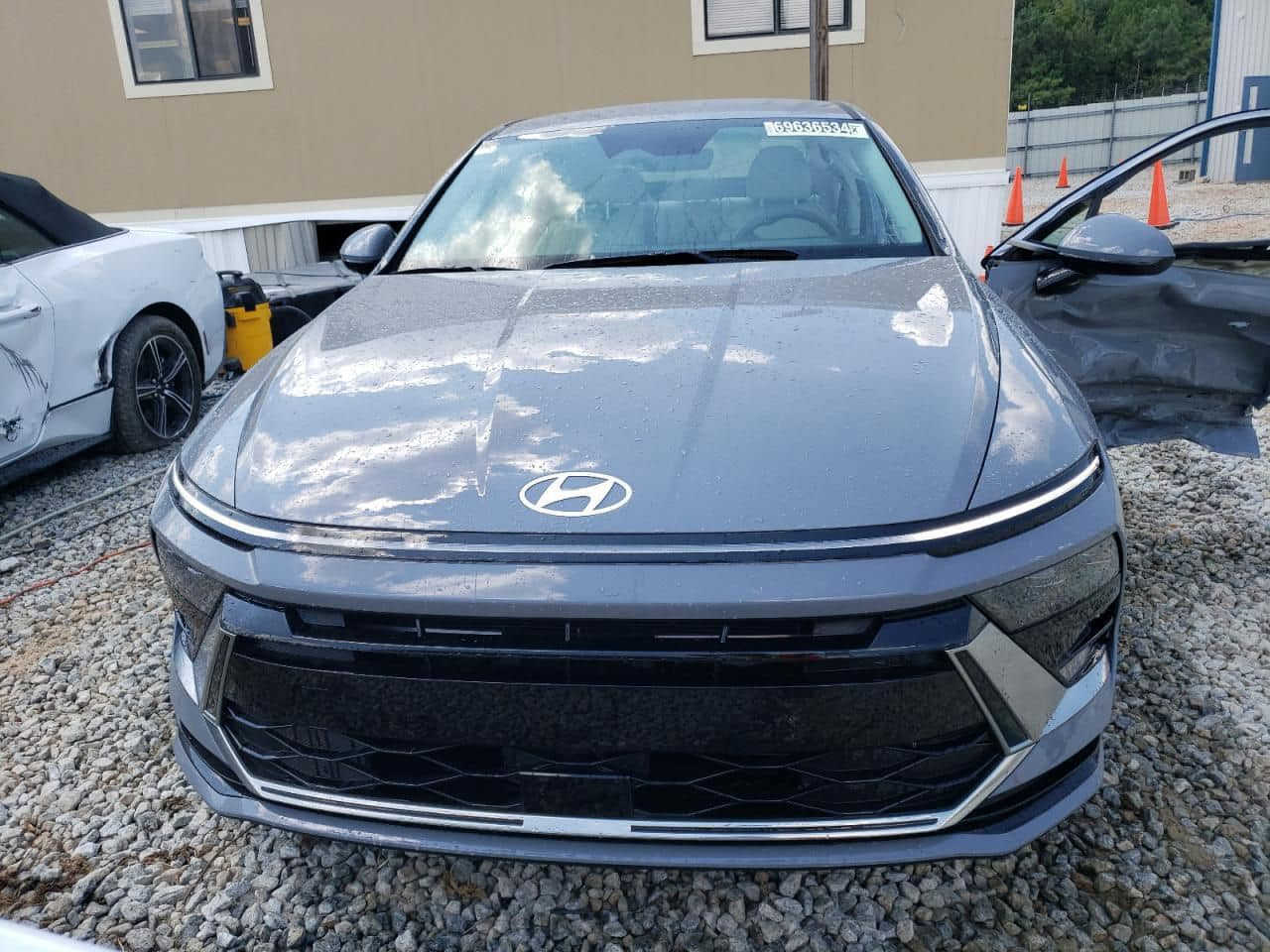 سوناتا مديل 24 رقم نجف معوقين لون مميز سمنتي داخل ابيض السياره حادثها قطعتين باب السايق وخلف السايق محرك 2500 بانزين مكان السياره نجف وسعر البيع 175 او مراوس تواصل ‭0780 545 0906‬
