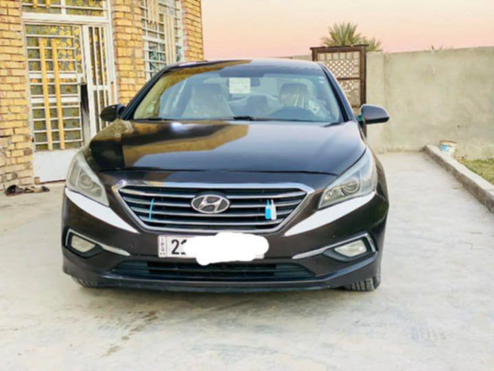 السلام عليكم.        بيع مستعجل 
هونداي  سوناتا موديل2017
حادث بنيد وجاملغ مبدل بدون داخل  
وارد امريكي 
مواصفات
محرك حجم 2400  
اللون قهوائي 
ويل كب كروم حجم 18 
تحكم ستيرن جهتين
كامرا خلفية اصليه دواره
نظام مانع انزلاق
انظمة قيادة ( سبورت . ايكو . نورمل )
مثبت سرعة 
شاشة لمس كبيرة اصلية
نظيفة كلش من الداخل 
رقم سليمانيه الدولي  
العنوان بابل
للاستفسار ***********
