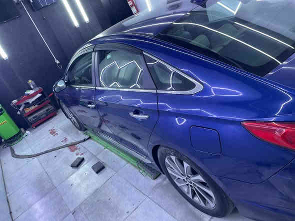 السلام عليكم ورحمة الله وبركاته سوناتا 2017 فئة S  رقم اربيل تحويل او وكاله وارد امريكي البجم كبس مابيها اي حادث لا امامي ولا خلفي حادثها باب السايق مبدل والباب الي بصفه فقط بارد يعني قطعه وحده تبديل سياره جديده وبالعافيه ع لياخذها مواصفات ال s معروفه فول فتحه وبصمات بيبان وتشغيل تدفئه بالكشنات كشنات جلد كامره وشاشه نيكلات بلاديه لايت زينون بلوجكترات لد كير محرك صدر كله جديد تايرات جديده السعر 125 ورقه وبيها مجال عواني بغداد الغزاليه للاستفسار الاتصال على الرقم ***********
