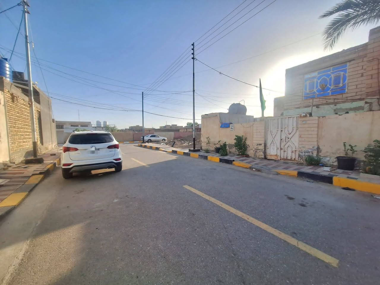 بيت طابو صرف ٢٤٠متر قاطين
حي العسكري شارع سيد جواد
بناء نص جديد ونص قديم
السعر ١٠٠
شوارع تبليط وارصفه ومجاري
ومدارس اثنين وروضه 
يعني مكانه كلش زين وقريب ***********

