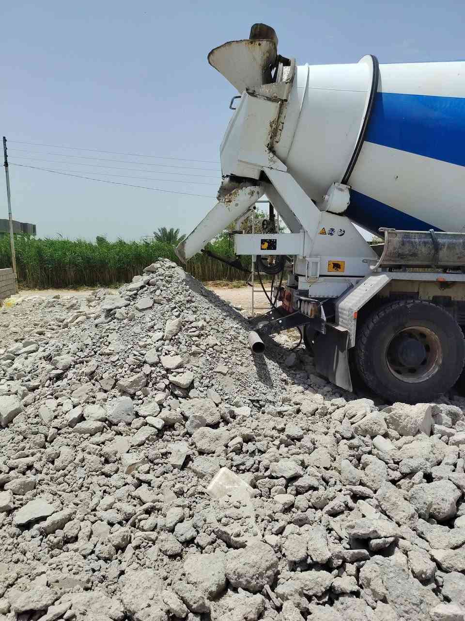إني اشتغل التكليس الكونكريت لي بل خباطات ومكفول من الرصعات واشتغل تنضيف بواري البمات ولسرندرات ***********
