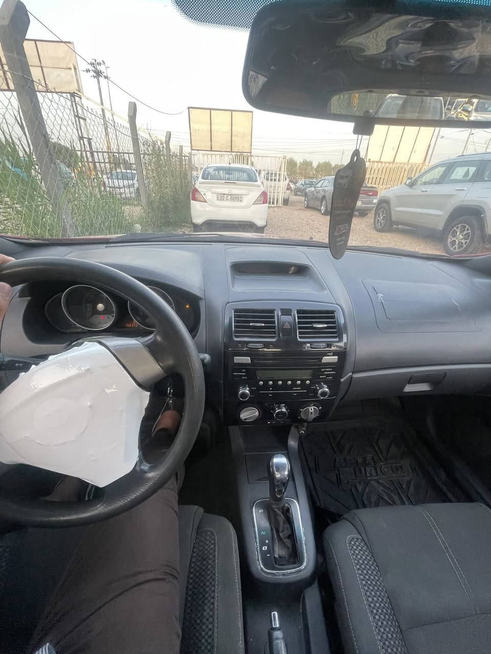 السلام عليكم سيارة بريليانس للبيع او مراوس بنيسان صني سيارة موديل ٢٠١٤ تبريد ثلج دواخل ما شاء الله وحلوة واقتصادية كير ومحرك ياباني خير من الله الي عندة مراوس يتصل او يريد ابيع بيكم خير وتدللون رقمي ***********
 او التواصل على الماسنجر موجود
