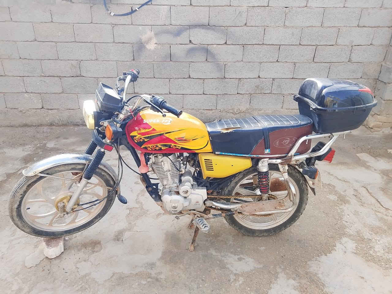 دراجه 5 قير نوعيه سيفون للبيع السعر 550 بيها مجال قليل العنوان الديوانيه حي الزيتون رقم تليفون*********** هاي الملاحظه اوراق وصوليه
