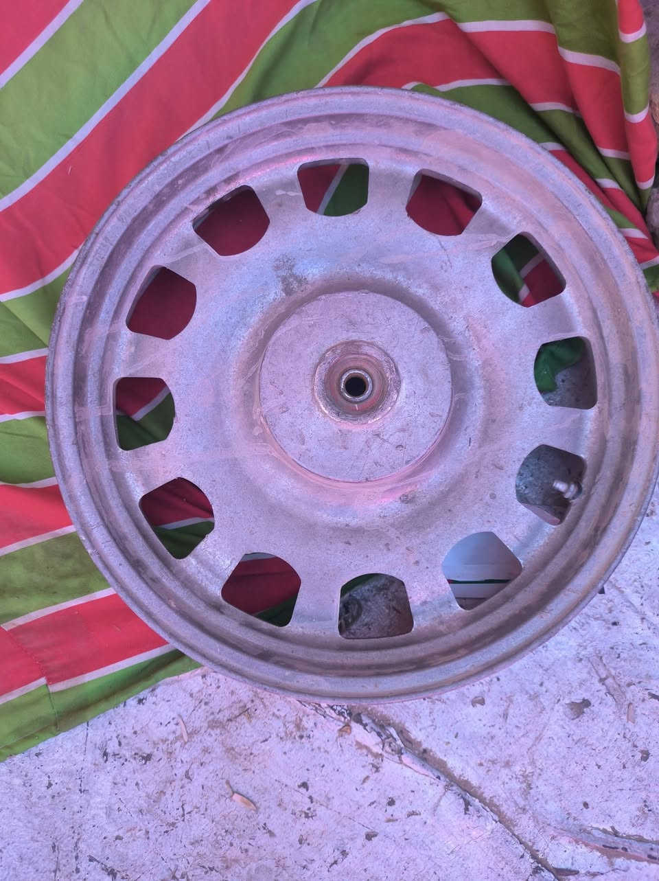 السلام عليكم  3.اوياله للبيع ثنين هنه وتوايرهن بس اكو واحد من التواير طاك السعر 40 كلهن الستفسار *********** او تراسلني علا هاي الصفحه
