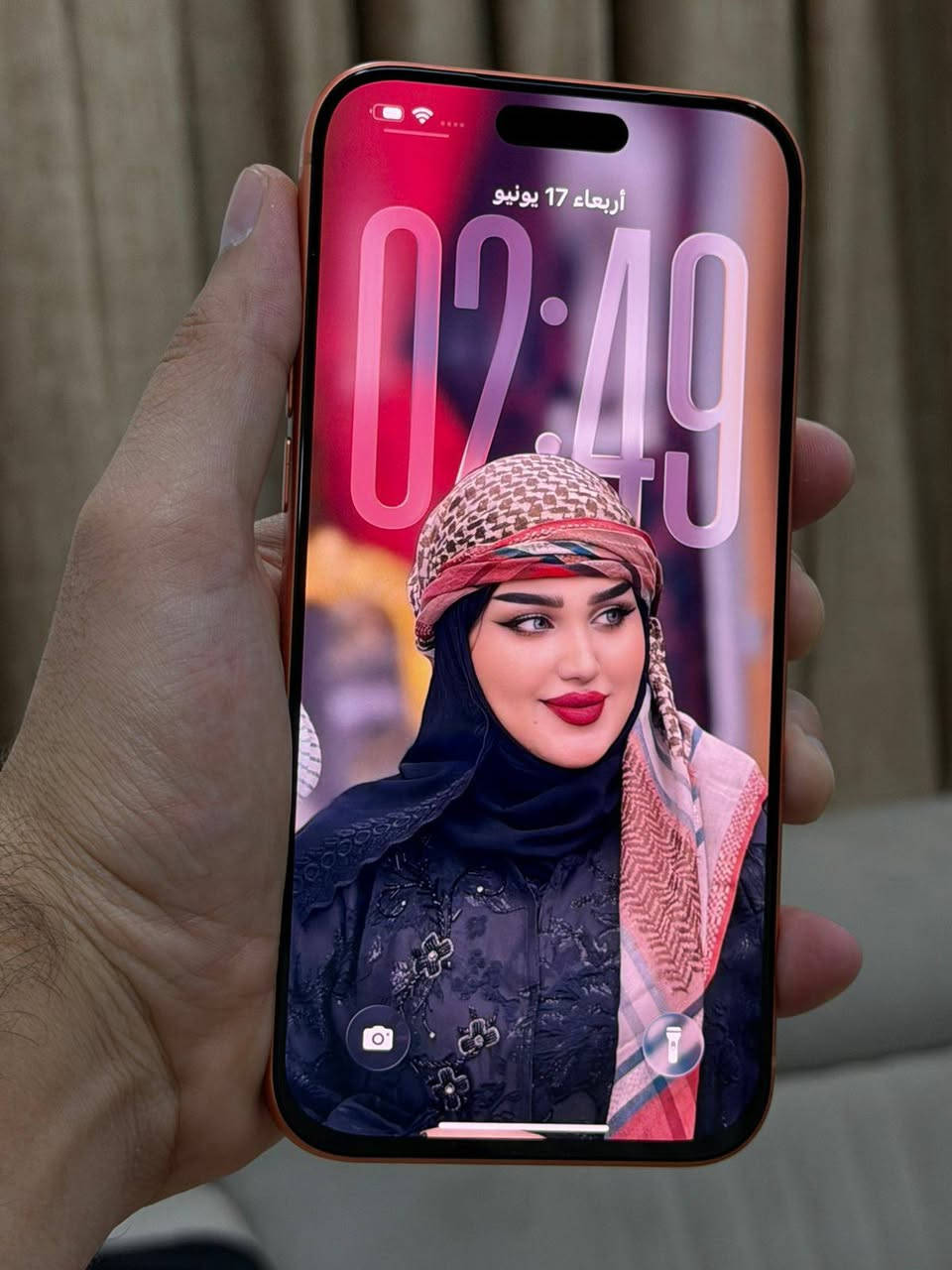 تحيه طيبه للجميع 17 برو ماكس ذاكره 256 بطاريه 99 نموذج m نضافه 95 جهاز فقط مبدل شاشه اصليه تخبل كلش حلوه جهاز شحن نت مخابره تصال كاميرته صوته بصمته هزازه كل نقص مابي سعر مليون 350  ألف قفل  بدون عمله كارتونه مطابقه لون برتقالي جهاز مال جني ***********  مكاني بغداد جهاز شريحه فعليه يدخل الخط بل جهاز
