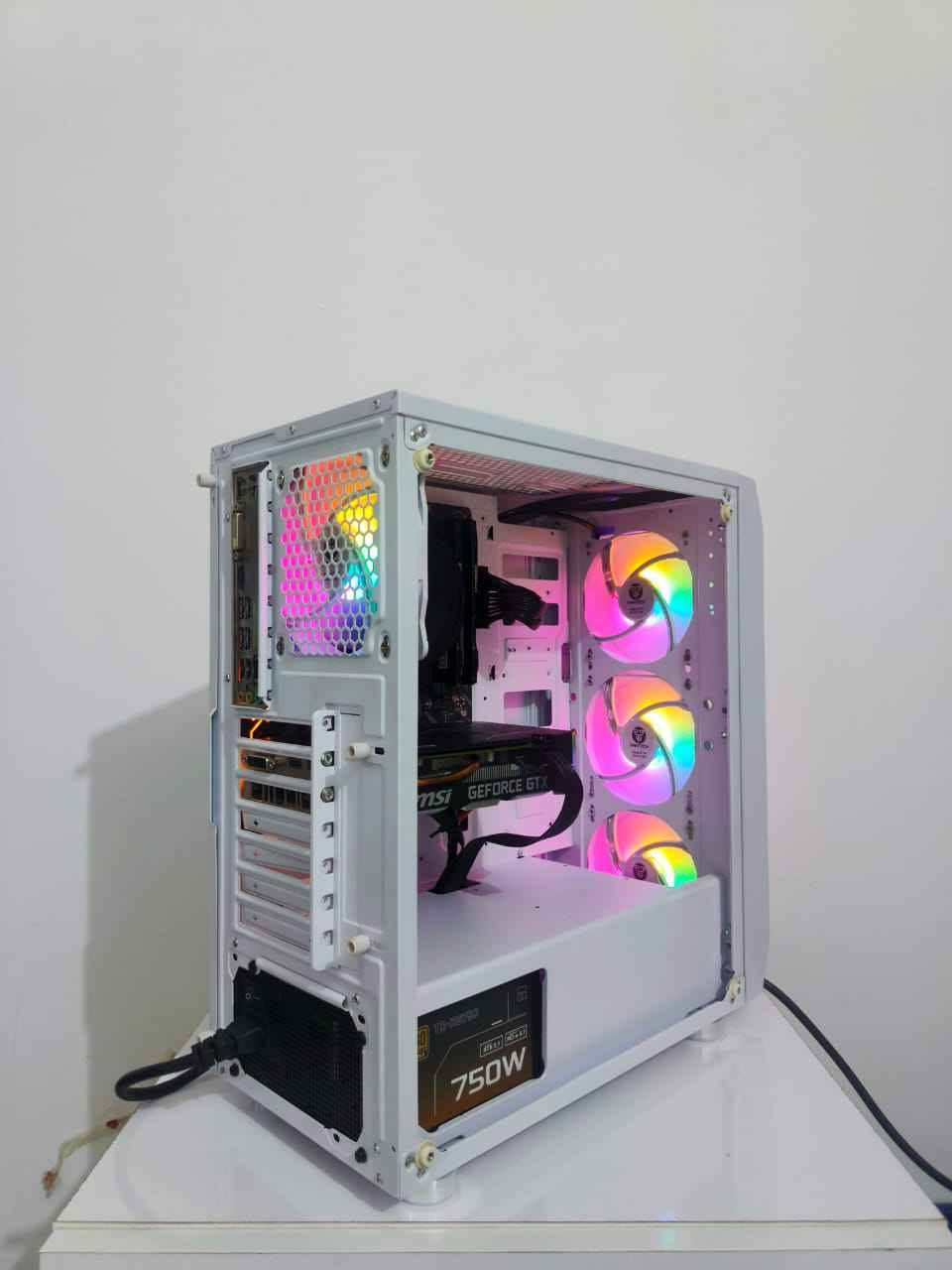 Pc gaming 
موصفات 
Ryzen 5 2600x
Msi GTX 1660SUPER 
16GB RAM 2400MHZ
500GB SSD 2.5"
750W GOLD modular
B450M
WIFI

يشتغل لعبات gta 5, call of duty, battlefield او فورت نايت وا جميع الالعاب 

متوفر توصيل جميع محافظات العراق 🚚

تواصل واتس اب (***********) كربلاء, العراق
