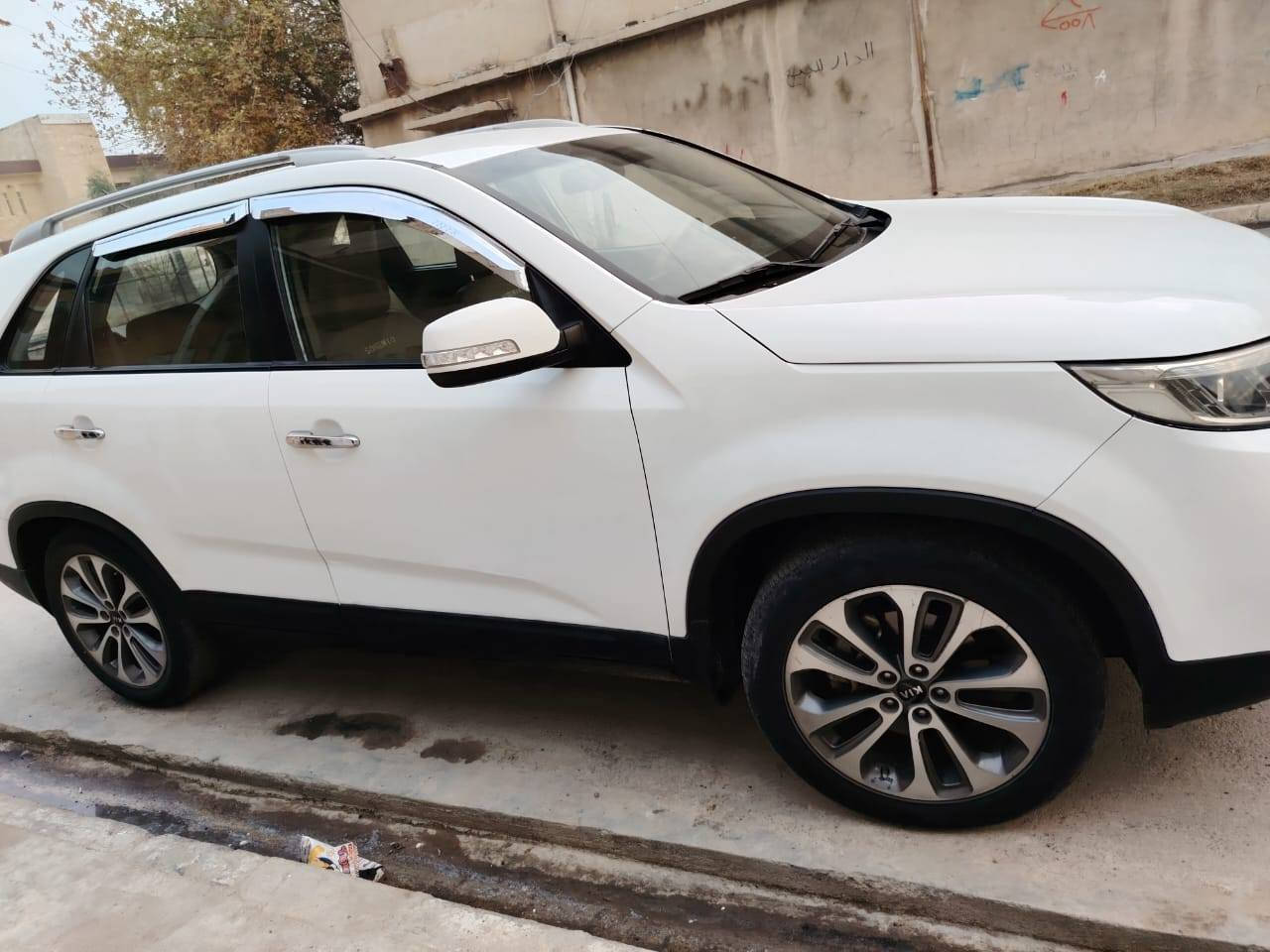 مكلف بنشر سورنتو للبيع رقم دهوك باسم صاحبها الشرعي تتكاتب مع صاحبها كاربون بانزين فوول مواصفات بصمه 7راكب محرك 4سندر العنوان موصل معرض الزهور الحديث تفاصيل أكثر الاتصال على رقم ***********
