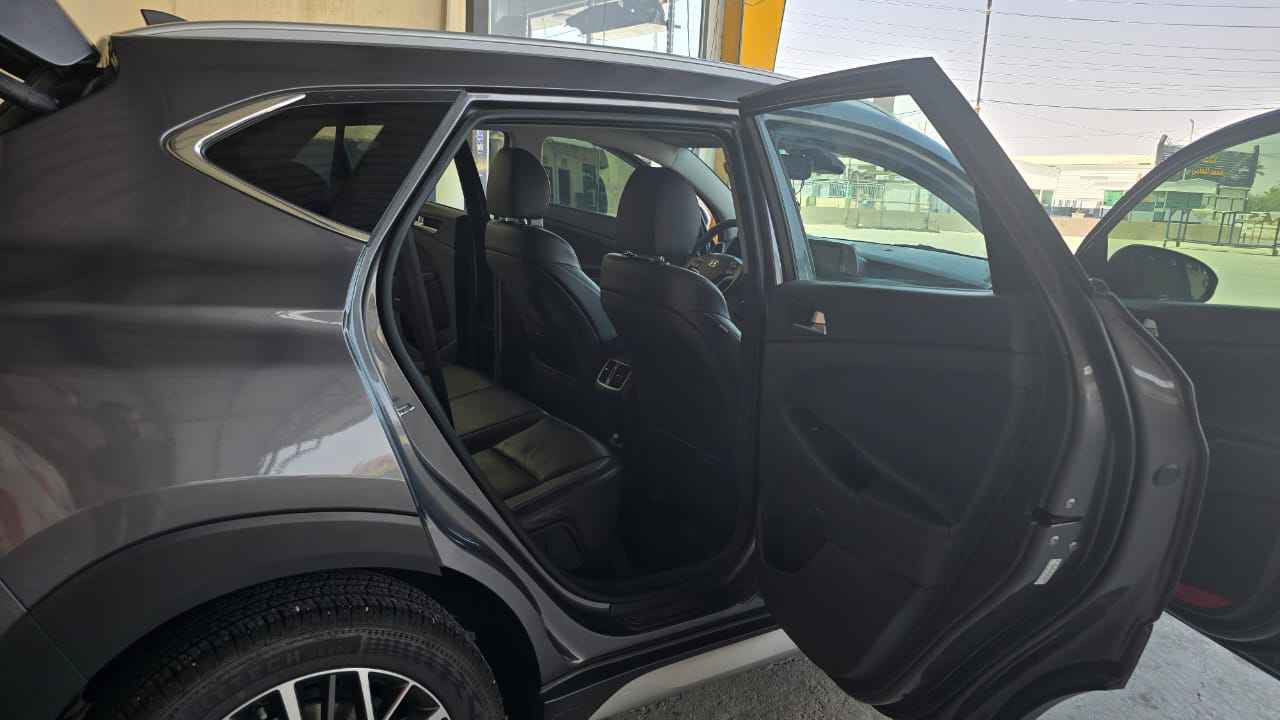 توسان 2021 فول مواصفات 
وارد امريكي منفيس تترقم جميع المحافظات 
حادث جدا بسيط 
السعر 18500 وبيه مجال 
***********
مكانه رمادي الرمادي, الأنبار
