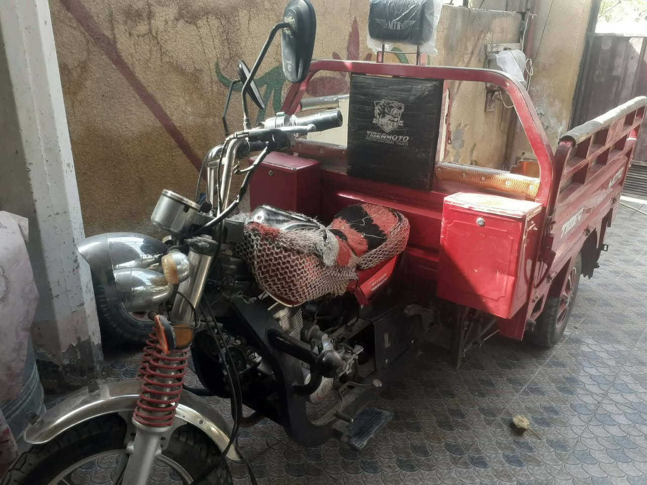 السلام عليكم لبيع لي يريدهه يتصل *********** تحياتي لجميع
