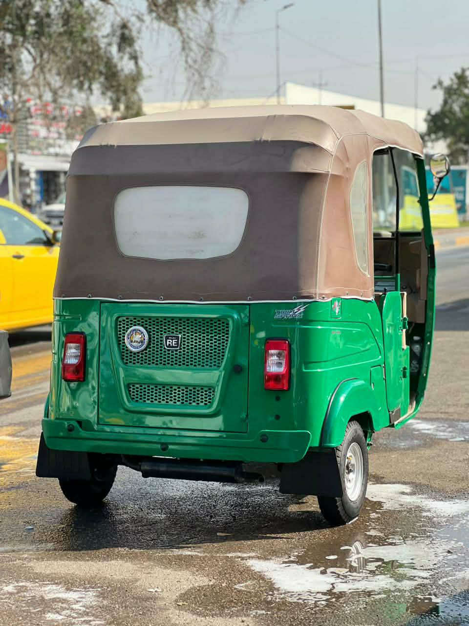 السلام عليكم شباب تكتك 2022 للبيع كفالة عامة تكتك انظف من الصور رقم كربلاء  باسمي  تحويل ثان يوم الاستفسار ‏‪***********‬‏🤍
عنواني بغداد البياع قرب تقاطع درويش
مكلف بل نشر ما اجاوب خاص السعر يم الولد
