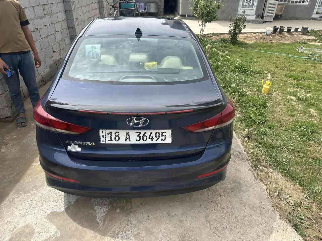 السلام عليكم سياره نوع الانترا موديل 2018وارد امريكي السياره كلين بدون ايي ضربه +لمتد مفوله مواصفات دوش مكينه وكير وحداديه مكفوله بيه فقط كلير شي قليل باجاملغ الخلفي يمك الصور وباوع عنوان بابل تقاطع العلويه شريفه بنت الحسن للتواصل ***********
