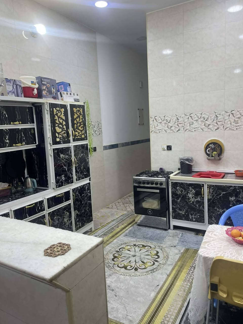 سلام عليكم بيت لبيع طابو بسمي ميسان حي الغدير قرب فلكه القاضي بناء حديث مساحت ١٠٠ متر *********** السعر ب ١١٧ وبي مجال
