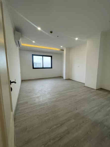 شقه للإيجار في أربيل
‏في مجمع سكني واو تاور داخل المربع الذهبي

‏شقة متوفر ثلاث غرف الصالة فارغ 

‏مساحة 230 متر طابق خمسة 

‏للاستفسار أكثر على ال WhatsApp 
0750 030 3838
0774 030 3838
