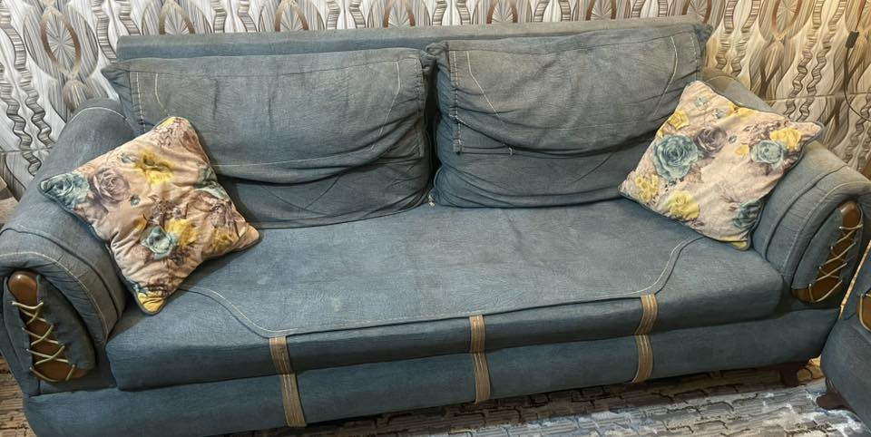 السلام عليك قنفات 7 مقاعد للبيع السعر 150 الف وبي مجال للعمله ***********
