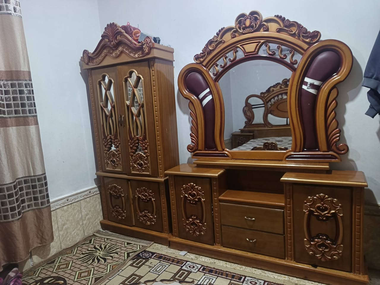 السلام عليكم غرفه جديده للبيع كل كسر مابيه السعر 700
***********
