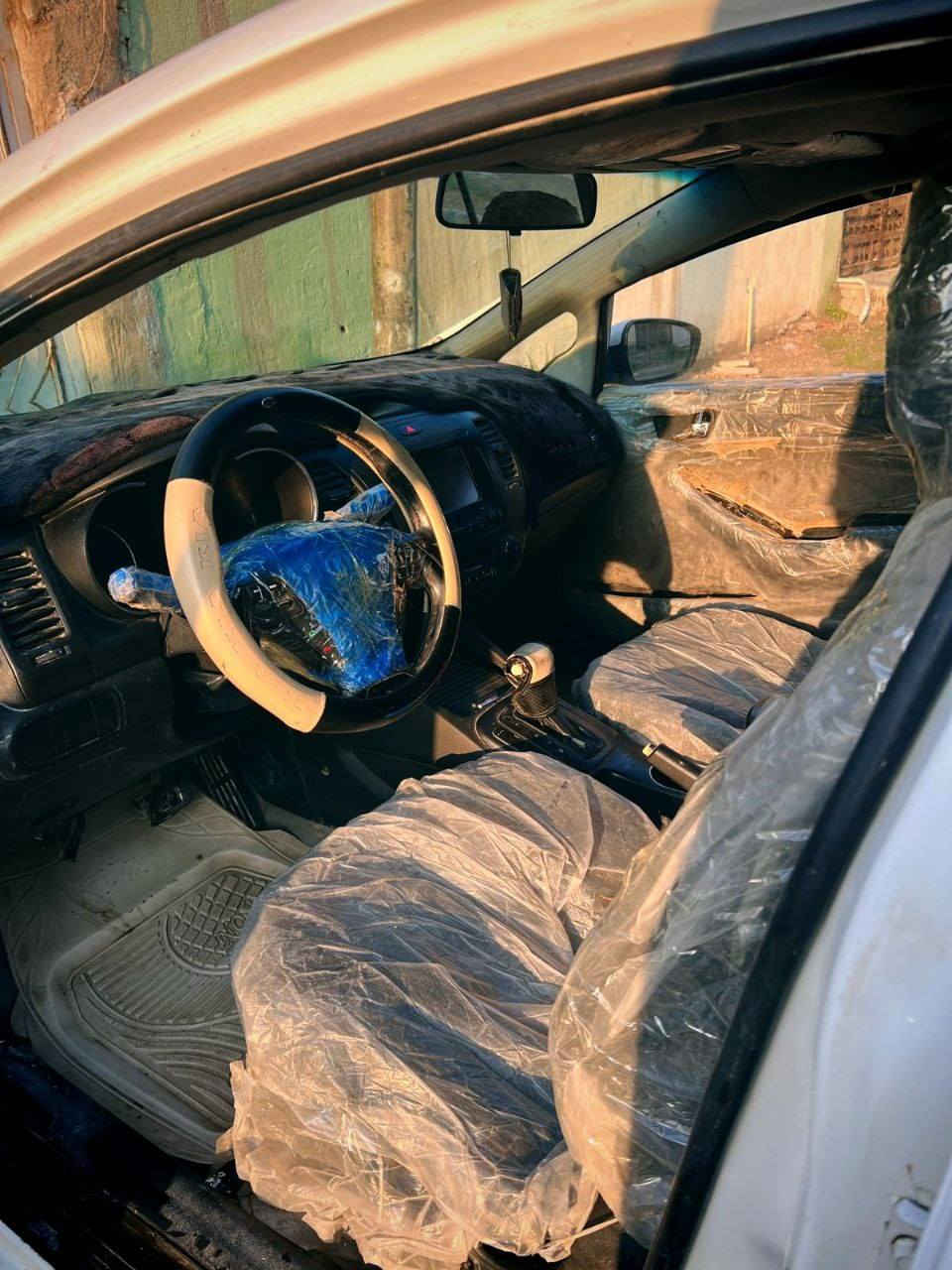 سلام عليكم
سيراتو 13 شكل 14
مصبوغة عام مكان النجف
السعر ب80
*********** بي واتساب
