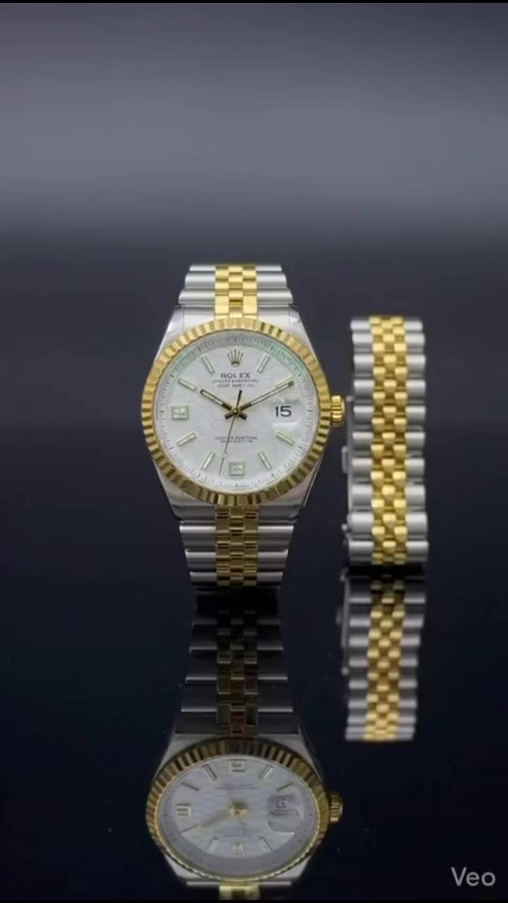 تصميم راقٍ لمحبي الذوق الكلاسيكي
مناسبة للدوام الرسمي والاجتماعات

عدد محدود جداً
توصيل داخل بغداد – فحص قبل الدفع

راسلنا الآن واحجز قطعتك.
***********
