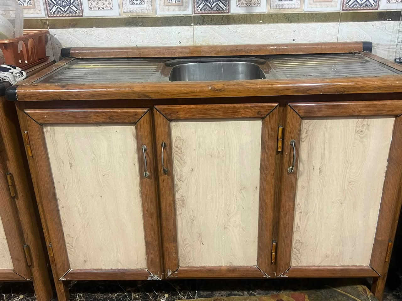 كاونتر نضيف الأمنيوم  الكاونتر متر ونص والسنك متر وربع مستعجل عل بيعته السعر 125 وبي مجال


**إذا كنت صاحب هذا الإعلان وتريد حذفه لأي سبب، رجاءا أرسل رسالة إلى الدعم الفني**