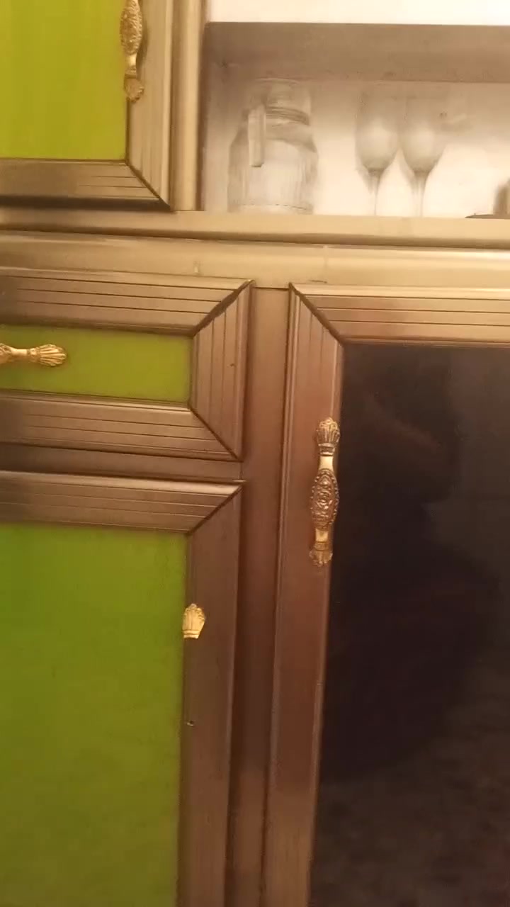 كاونتر للبيع 0773 754 0570
