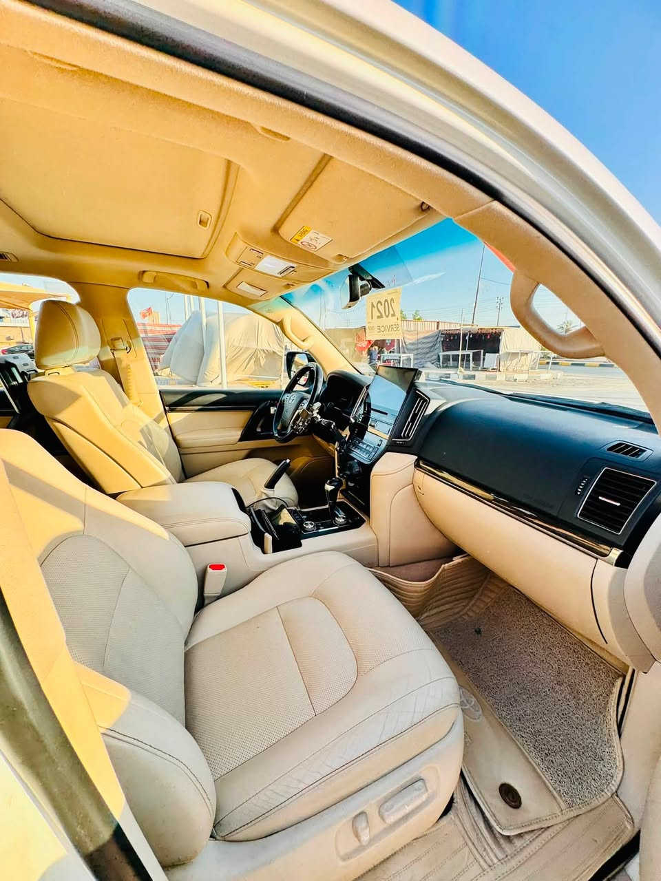 🚘 تويوتا لاند كروزر GXR | موديل 2021 | سازز باب اول. 
للبيع او المراوس حسب القناعة 

بسم الله الرحمن الرحيم

◾️ الموديل: 2021
◾️ الفئة: GXR
◾️ المحرك: V6 (4.0L)
◾️ ساس أصلي
◾️ ممشى: 104,000 كم (حقيقي)

━━━━━━━━━━━━━━━━━━━━

✅ كفالة عامة
✅ بدون صبغ أو تبديل
✅ المحرك والكير والدبل بشرط الوكالة
✅ جميع الفحوصات متاحة

ملاحظة: يوجد خدش بسيط جداً في الباب الخلفي وخدش خفيف في الدعاميه فقط.

أبرز المواصفات

⭐ فتحة سقف
⭐ ثلاجة
⭐ مقاعد كهربائية (3 ذاكرات)
⭐ تشغيل بصمة
⭐ كاميرا وكالة
⭐ حساسات أمامية وخلفية
⭐ نظام KDSS
⭐ 8 Airbags
⭐ إنارة زينون
⭐ داخلية بيج فاخرة
⭐ دبل (4×4)
⭐ باب خلفي شفط وكالة
⭐ 3 شاشات وكالة
⭐ شاحن لاسلكي للموبايل

🛞 إطارات وويلات بحالة ممتازة.

📑 التحويل: بشرط مباشر.

📍 الموقع: الديوانية

📞 ***********
