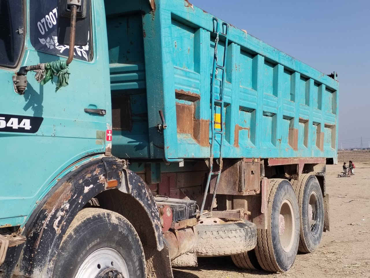 للبيع لبي موديل ٧٥ مجموعه نص رباط عدل محرك ٣٥ كير ١٦٠ شاصي غير مكفول ***********
