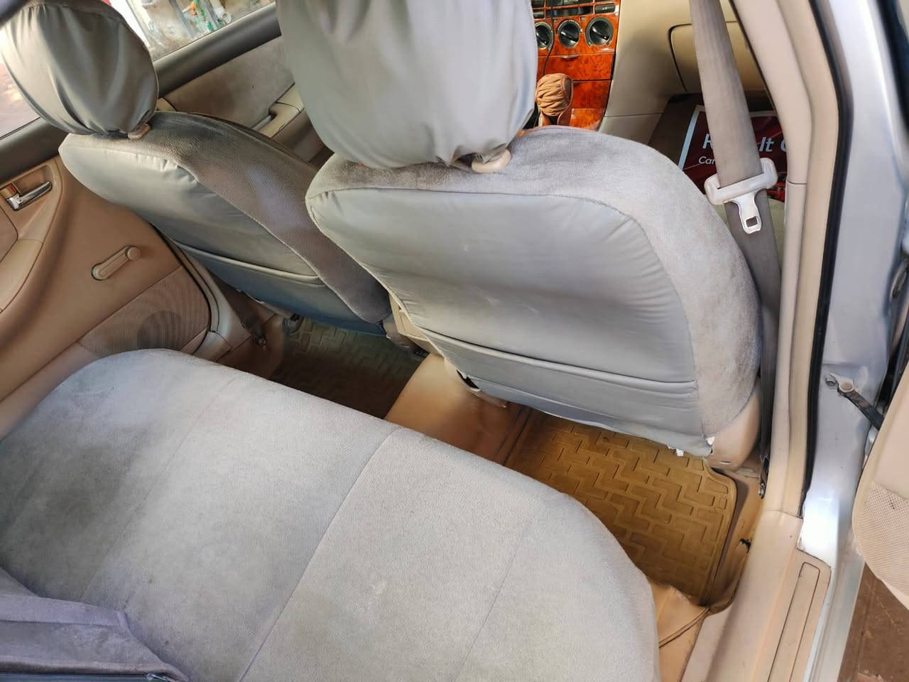 سلام عليكم كورلا موديل 2007 مصبوغه عام بدون اي ضربه. محرك كير صدر تبريد تخم تاير كله كفاله. محرك 1600.السعر 80 بيها مجال *********** بغداد الشعله سياره احله من صور
