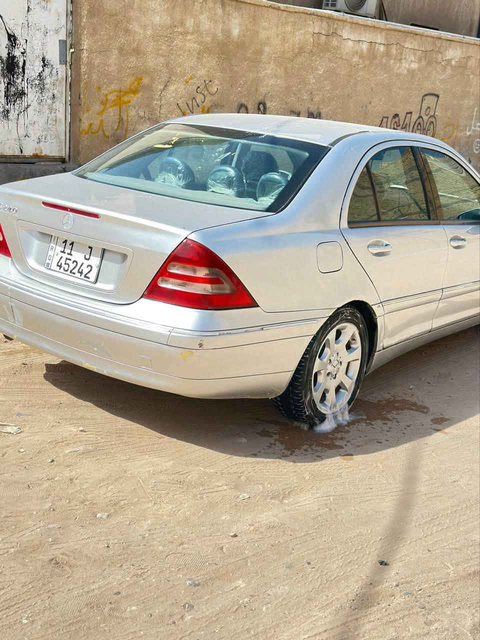 مرسيدس مديل 2000 مصبغه عام سنويه وهزه جديده ***********
