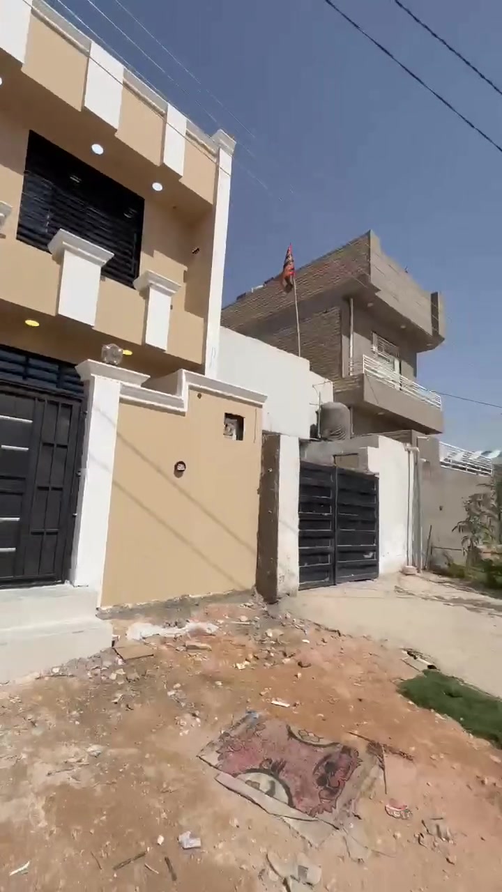 يالله بيت البيع المساحه 100متر طابق ونص حي النداء قريب على شارع قنبر شغل جناي مقابيل مول حكايه ***********
