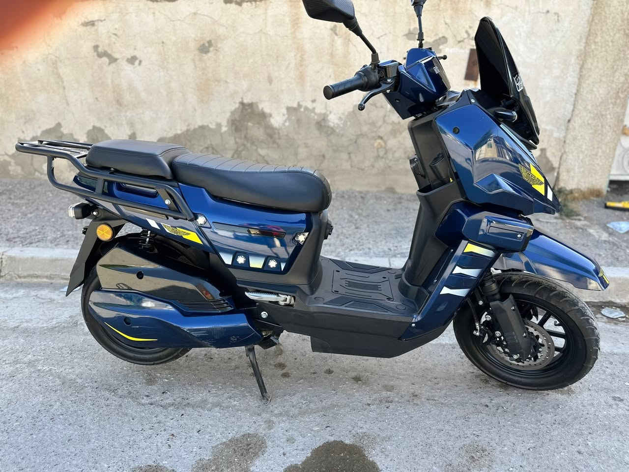 السلام عليكم
دراجه شحن اباتشي  بطاريات ليثيوم 60 امبير 72فولت  ملف 2500 
ماخذهه من مؤيد طيارة استعمال قليل 

رقم /***********

السعر مليون و400 وبيهة مجال
