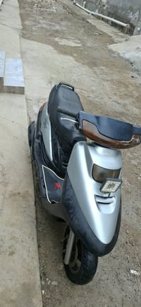 فراشة فضائي • سلف وهندر