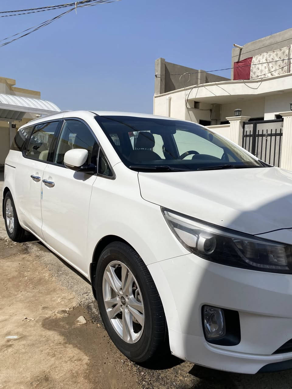 سلام عليكم كيا كرنفال ٢٠١٦خليجي 
ماشيه  ١٣٦ جاملغ صبع وبارد باب السلايت السياره مكينه V6 3500السياره جاهزه من مكينه وكير وحداديه ترهم مراوس معه كامري او كيا8 *********** واتساب فقط الموشراي لا يتعبني
