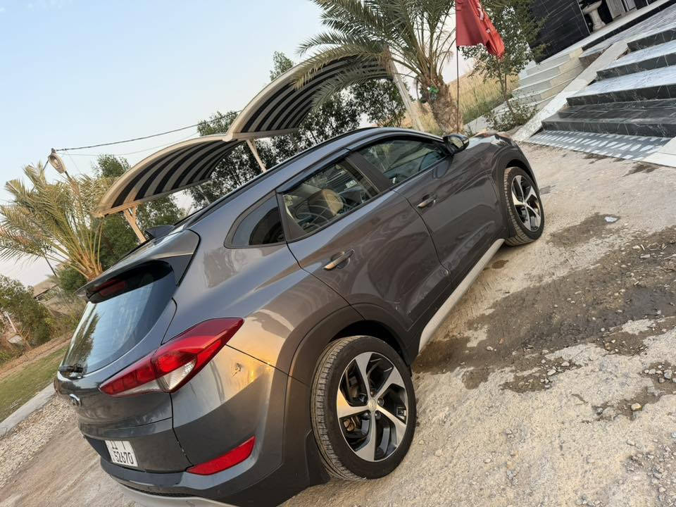 السلام عليكم توسان للبيع السعر 153 موديل 2018 وارد امريكي تبديل جاملغ وبنيد بدون داخل صور الحادث مرفقه مواصفات فول بانوراما بصمه فول مواصفات عنوان السياره واسط الزبيديه ***********
