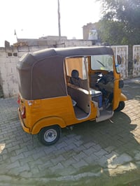 للبيع موديل 20 شهر 12 سعر 5500 مكالمه كان العماره 07715873633