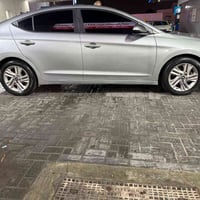 الينترا ٢٠٢٠ • ١٣٠٠٠٠ ميل • وارد أميركي