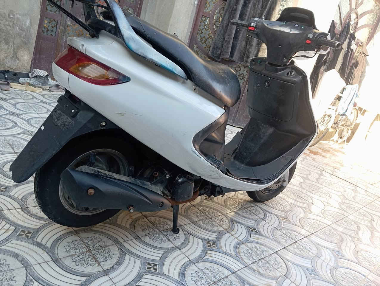 للهم صلي على محمد وال محمد ❤️ 
سلام عليكم دراجه فراشه فحل للبيع الدراجه كفاله عامه من كلشي حته المكينه كلشي بيها شغال سلف هندر اشاير يمنه يسره لايت عالي ناصي بك لايت خلفي شغال حساس بريك شغال كيج بانزين شغال كيج سرعه شغال الدراجه احله من الصور ونضيفه كلشش و سرعه ومعدل خير من الله سعرها(425)وبيها مجال مكاني ديوانيه قضاء الحمزة الشرقي رقمي *********** ملاحظه الدراجه صارها شهرين من نازله من الحاويه يعني جديده
