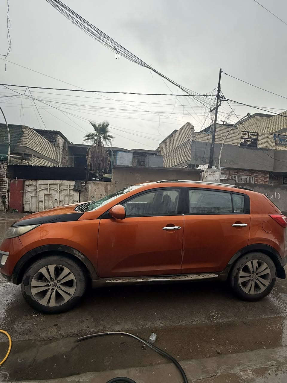 السلام عليكم  للبيع سبورتج   2011 خليجي لون مميز  (مشمشي )رقم شمالي   عنواني بغداد العبيدي السياره معروضه 130$ وبيهه مجال حك الجيه تحويل وكاله صاحبهه موجود   السونر موجود هذا وبيهه طختين بسيطات بعد السونر  صارن واي شي اني حاضر للاتصال ***********
