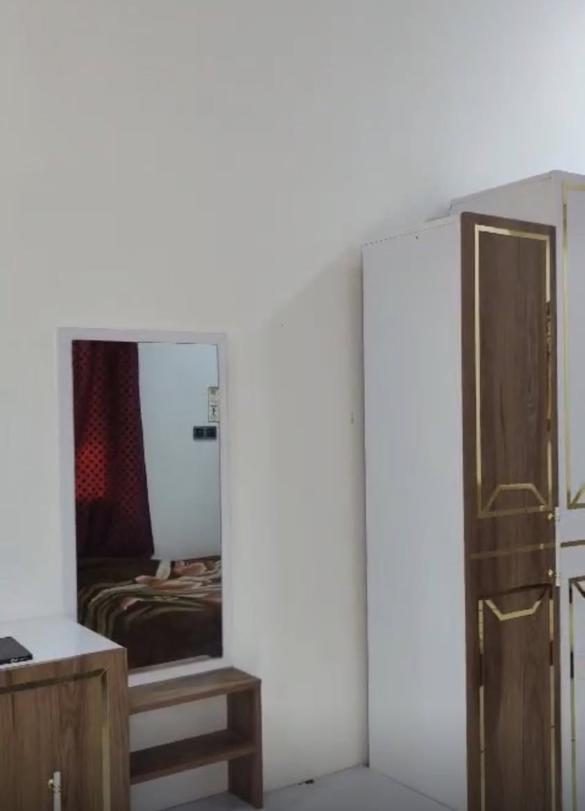 غرفة نوم 7 قطع جديدة شديتها قبل ٣ ايام فقط غير مستخدمة مع دوشك جديد درجة اولى السعر 750 الف كامل

وغرفة 5 قطع مستخدمة نضيفة مع دوشك بسعر 300 الف كامل

العنوان كربلاء طريق بغداد
لاستفسار
***********
