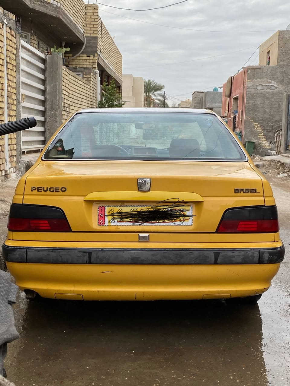 السلام عليكم ….مُكـلف بالنشر📍
بيجو بارص مديل 2015  السعر 47
مكاني بغداد الحسينيه 
تبريد ما بيه شي بس صونده مزرفه 
رقم بغداد باسمي السياره 
گير مكينة كفولات 
سياره بأسمنا تحويل ثاني يوم 
سيارة جديدة خير من الله 
رقمي ***********
حـسين الـزبيدي .
