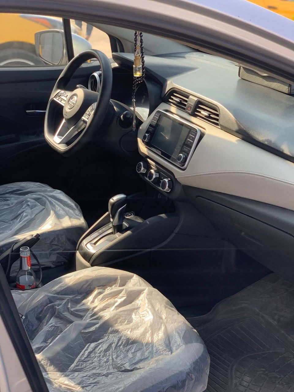 السلام عليكم نيسان فيرسا موديل 21 معوقين رقم بغداد السيارة بدون صبغ والسونار والحادث موجود مكان السيارة ديالى بعقوبة السعر 94 وبيها مجال 
***********
