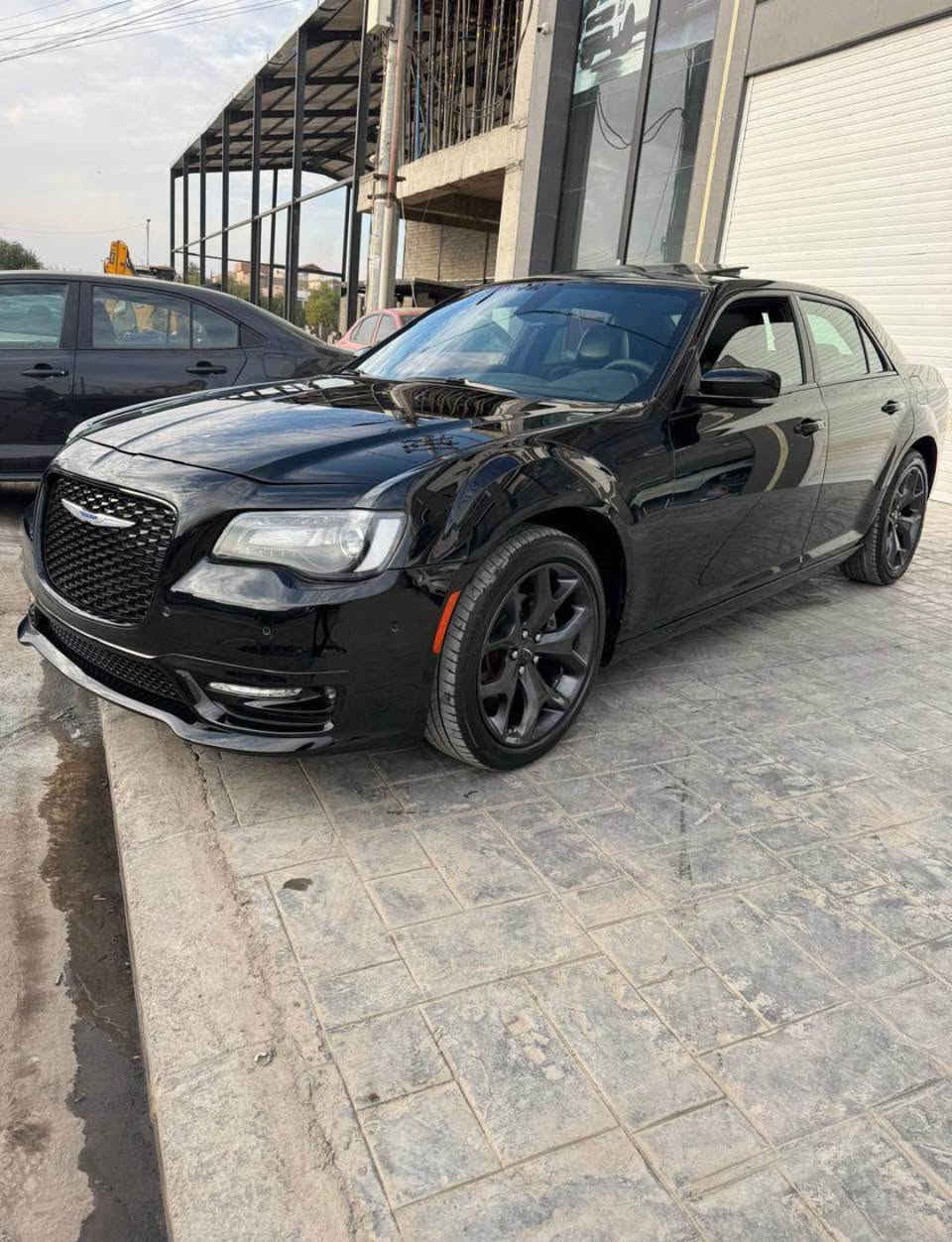 CHRYSLER 300 S 
2023
فوول مواسەفات
پێش گەورە
پانۆ ڕاما
بێ دەبل ئسکل(سینگل)
تەنها بۆنیتی بە بیلادی گۆڕاوە
ئیرباکی تەقیوە بیلادی دانراوەتەوە
شوێن:اربیل
(***********) أربيل, العراق
