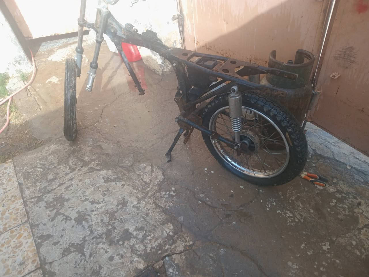 سلام عليكم يولد عندي شاصي او ويل أمامي وخلفي وصالنصه للبيع الي يريدهن يراسلني خاص مثل ماموضح بل صوره


**إذا كنت صاحب هذا الإعلان وتريد حذفه لأي سبب، رجاءا أرسل رسالة إلى الدعم الفني**