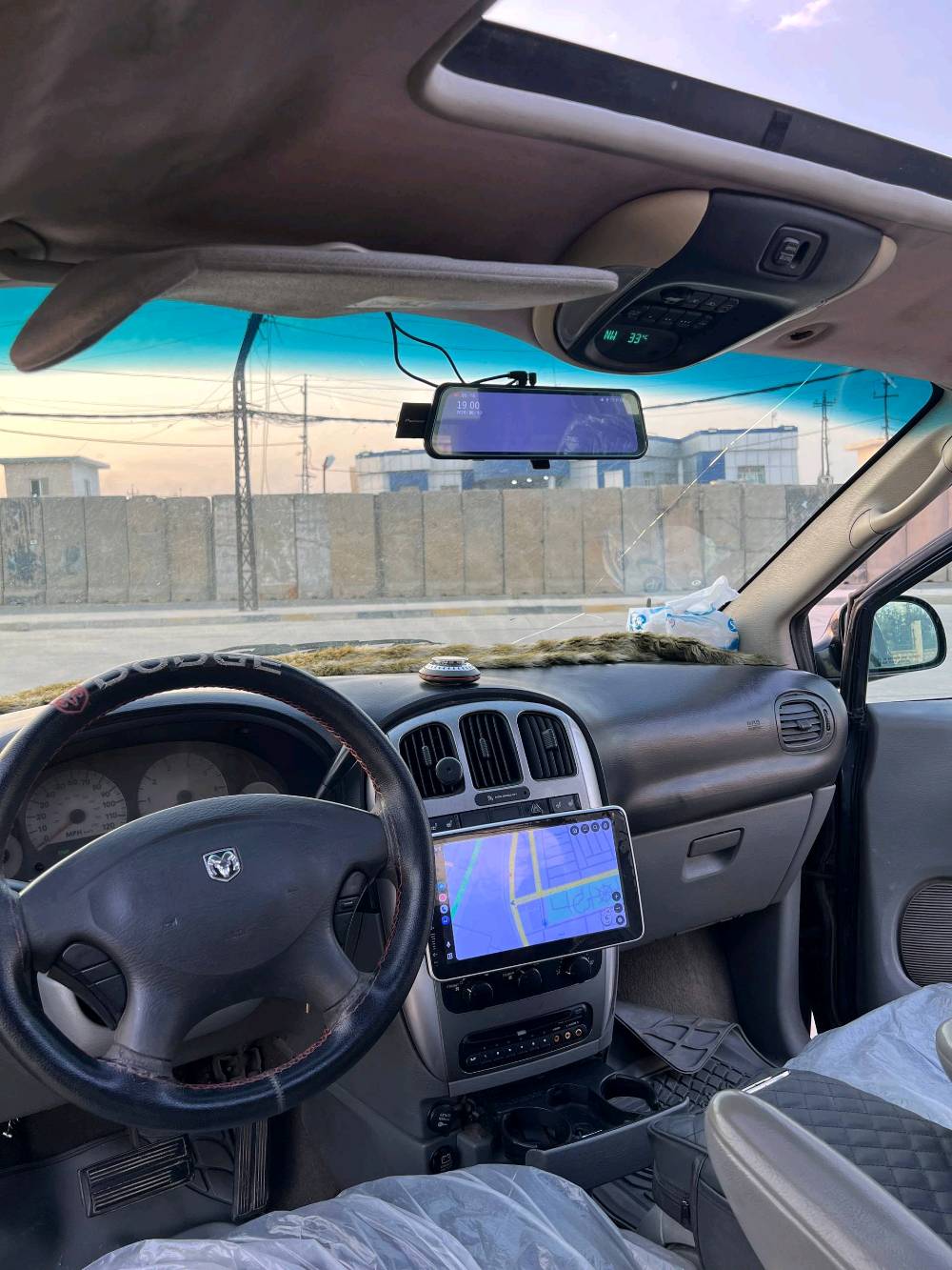 دوج كرفان 2007 SXT
سعر  65  صبغ عام جمالية حادثها صفحة يمين بجم كبس شركة
محرك  اثر صوت رواجز شغالة طبيعي100% 
كير بي مشكلة ما مأثرة علي خبرني وفهمك شغال هم100%
فول مواصفات ابواب كهرباء وصندوق كهرباء 
تنتة تدفئة كشنات 
ابواب سياحي بلع 
تبريد منضومة جديد ثلاث قطع ساصي طويل مكان موصل ايمن يرموك 
رقم نينوى 
باقي تفاصيل اتصل على رقم 
***********