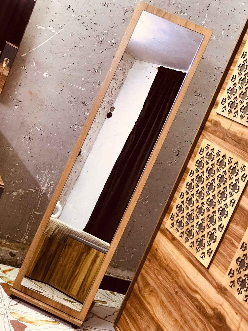غرفه تركيه نظيفه جدآ ٨ قطع ب ٨٥٠ بيها اناره بالسرير مكان بغداد اي استفسار ع الخاص او اتصل على الرقم ***********
