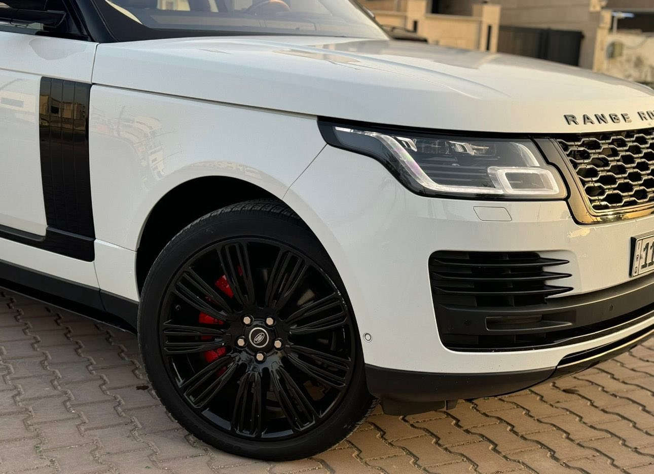 سلام عليكم
رانج روفر 2018 وكالة خليجي 
‏HSE ٦ سلندر سوبر 
فول موصفات عده التجوه الاخيره
كشنات تدفه تبريد تحكم كشنات الخلفيه 
رادر امامي و خلفي 
ابواب شفط و دواسات كهرباء
ويل 22
جكات تحكم تصعد و تنزل السياره
سياقه ذاتيه تحديد مسار و مثبت سرعه 
ماشيه 71 الف كيلومتر 
بيه صبغ شبر في الجاملغ الخلفي شبر تقريبا 
مكان السياره بغداد 
سعر 45 الف دولار و بيه مجال
***********
