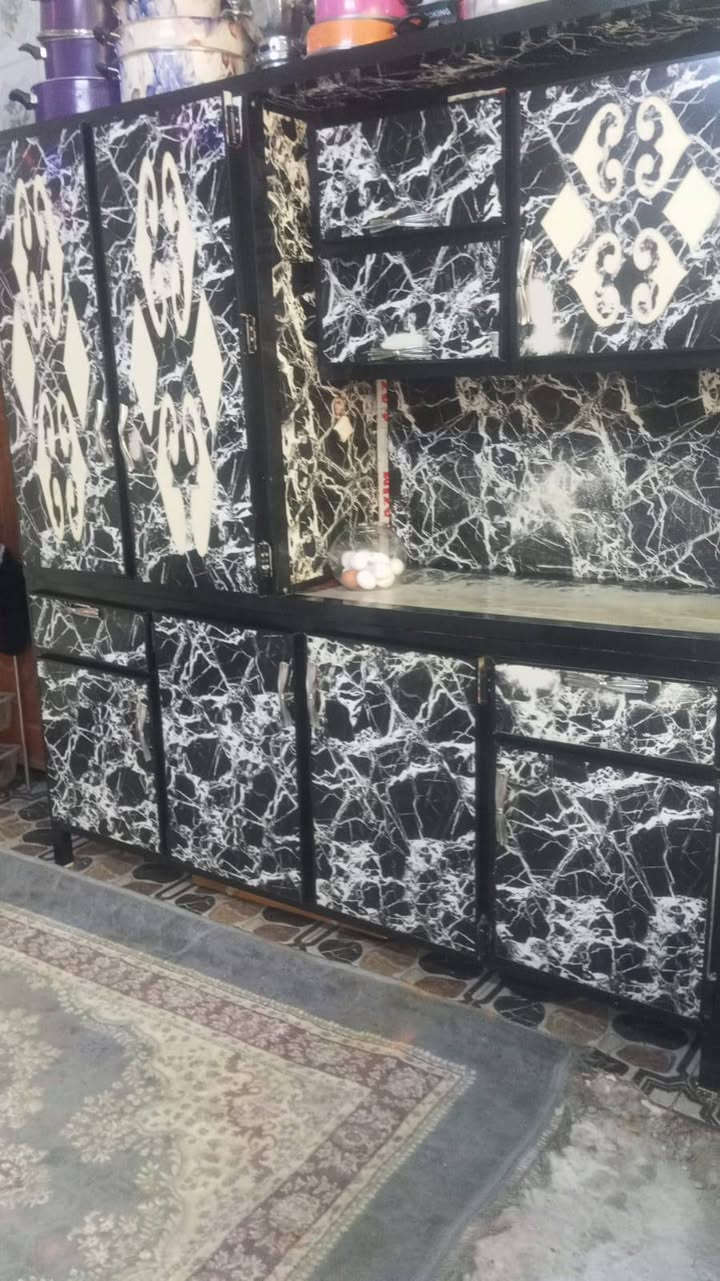 كاونترات وطباخ  بس 500 الف
***********
